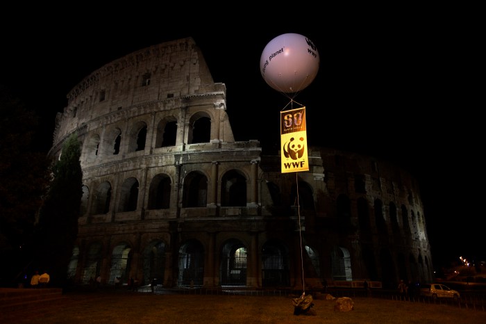 Colosseum_Earth_Hour